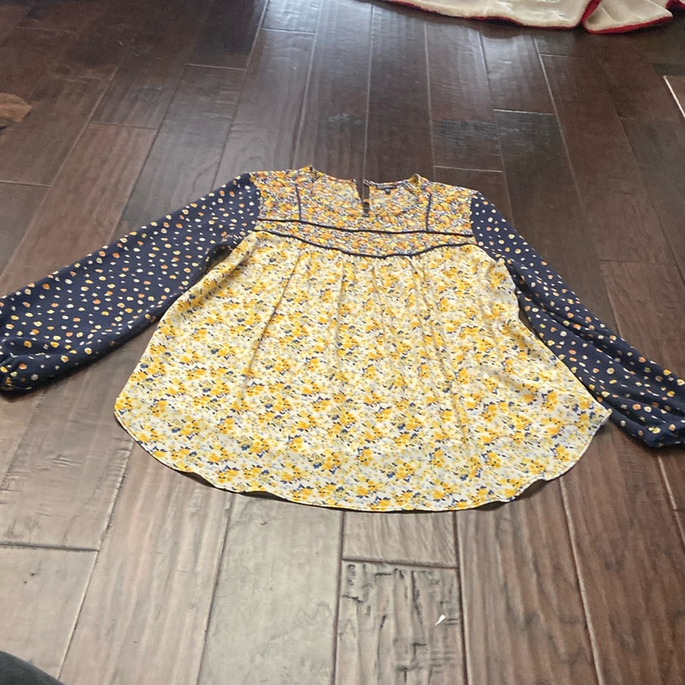 Hannah multi fabric blouse size M